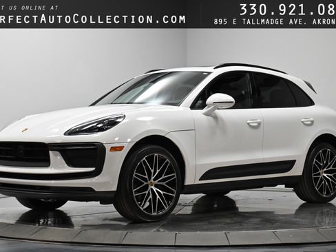Used 2023 Porsche Macan image 1