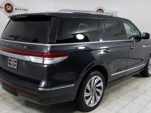 Used 2023 Lincoln Navigator Reserve AWD/4WD image 3