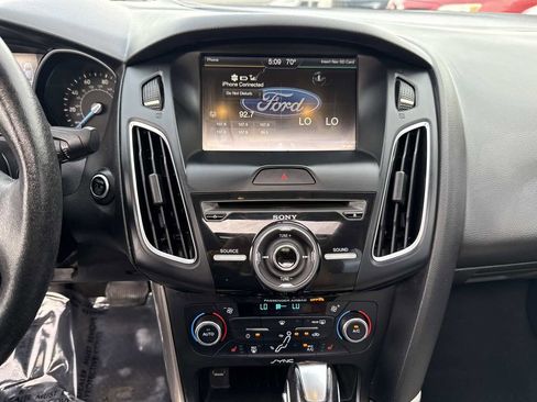 Used 2015 Ford Focus Titanium image 28