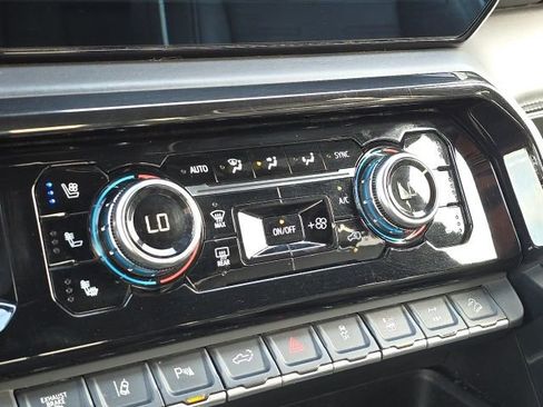 Used 2024 GMC Sierra 2500 AT4X w/ AT4X AEV Edition image 36