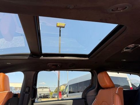 New 2026 Chrysler Pacifica Pinnacle image 28