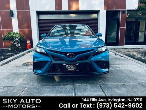 Used 2023 Toyota Camry SE FWD image 2