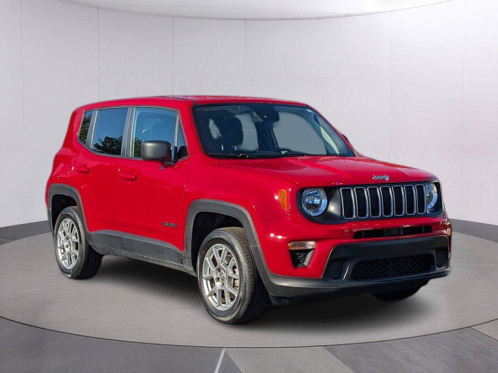 Used 2023 Jeep Renegade Latitude AWD/4WD image 9