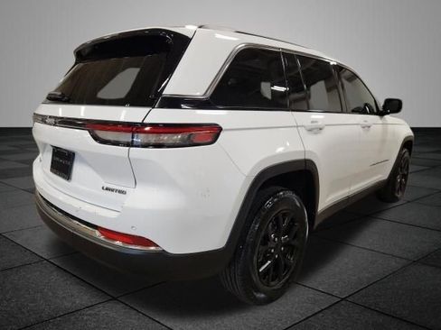 Used 2022 Jeep Grand Cherokee Limited AWD/4WD image 3