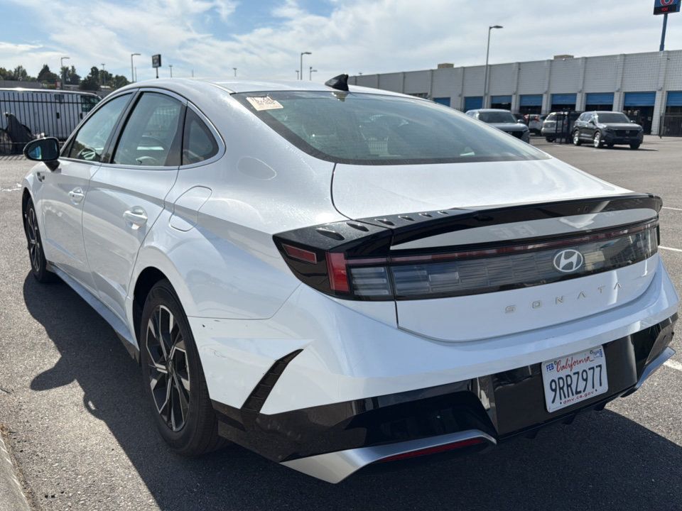 Used 2025 Hyundai Sonata SEL FWD image 3