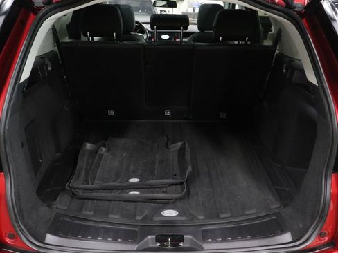 Used 2018 Land Rover Discovery Sport HSE image 16