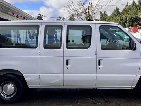 Used 1999 Ford E-150 and Econoline 150 Wagon image 7