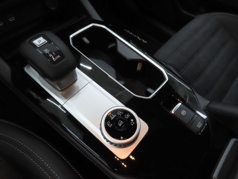 New 2026 Mitsubishi Outlander LE FWD image 16