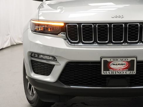 Used 2025 Jeep Grand Cherokee Limited AWD/4WD image 13