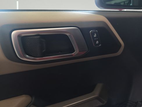Used 2021 Ford Bronco Wildtrak AWD/4WD image 11
