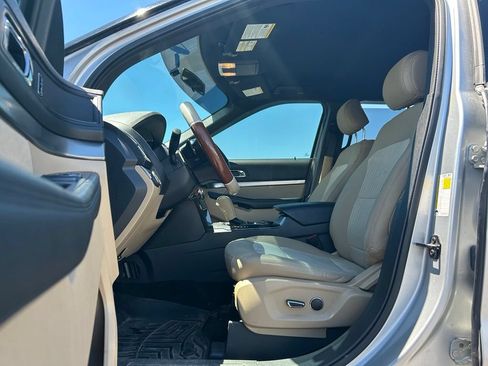 Used 2017 Ford Explorer FWD image 9
