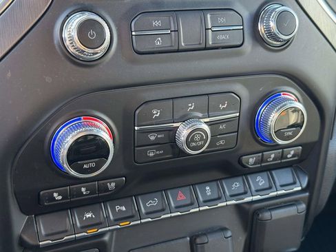 Used 2022 GMC Sierra 1500 AT4 w/ AT4 Premium Package image 27
