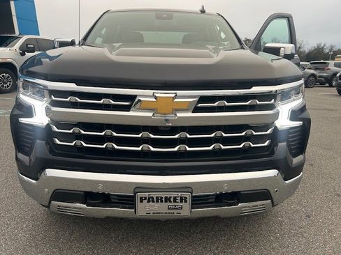 Used 2023 Chevrolet Silverado 1500 LTZ image 2