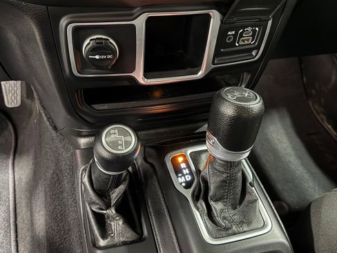 Used 2018 Jeep Wrangler Sport AWD/4WD image 26