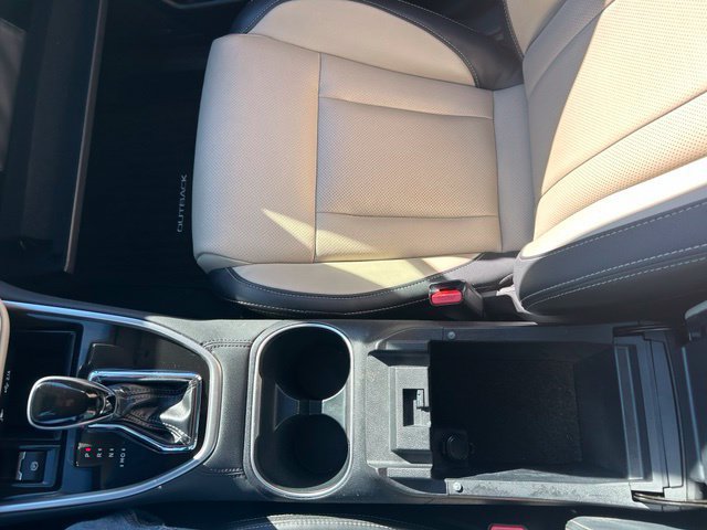 Used 2020 Subaru Outback Limited AWD/4WD image 19
