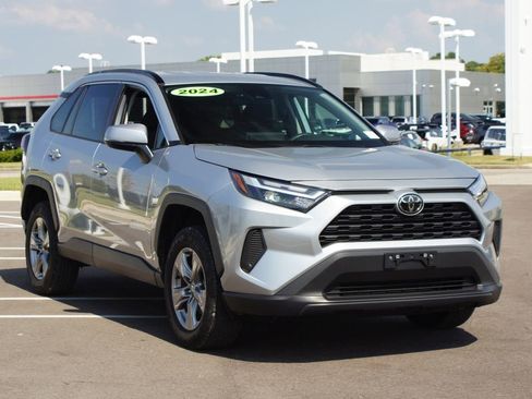 Used 2024 Toyota RAV4 XLE image 2