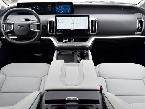 New 2026 Ford Expedition Max Platinum AWD/4WD image 7