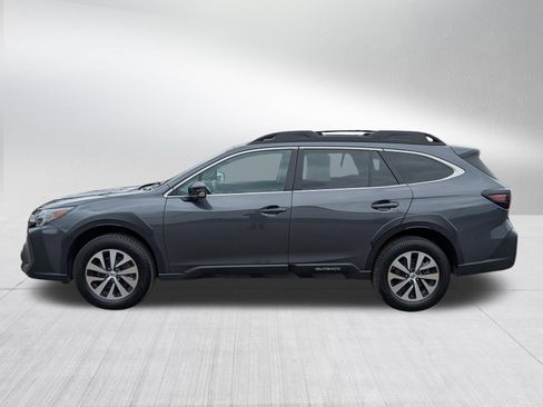 Used 2024 Subaru Outback Premium AWD/4WD image 4