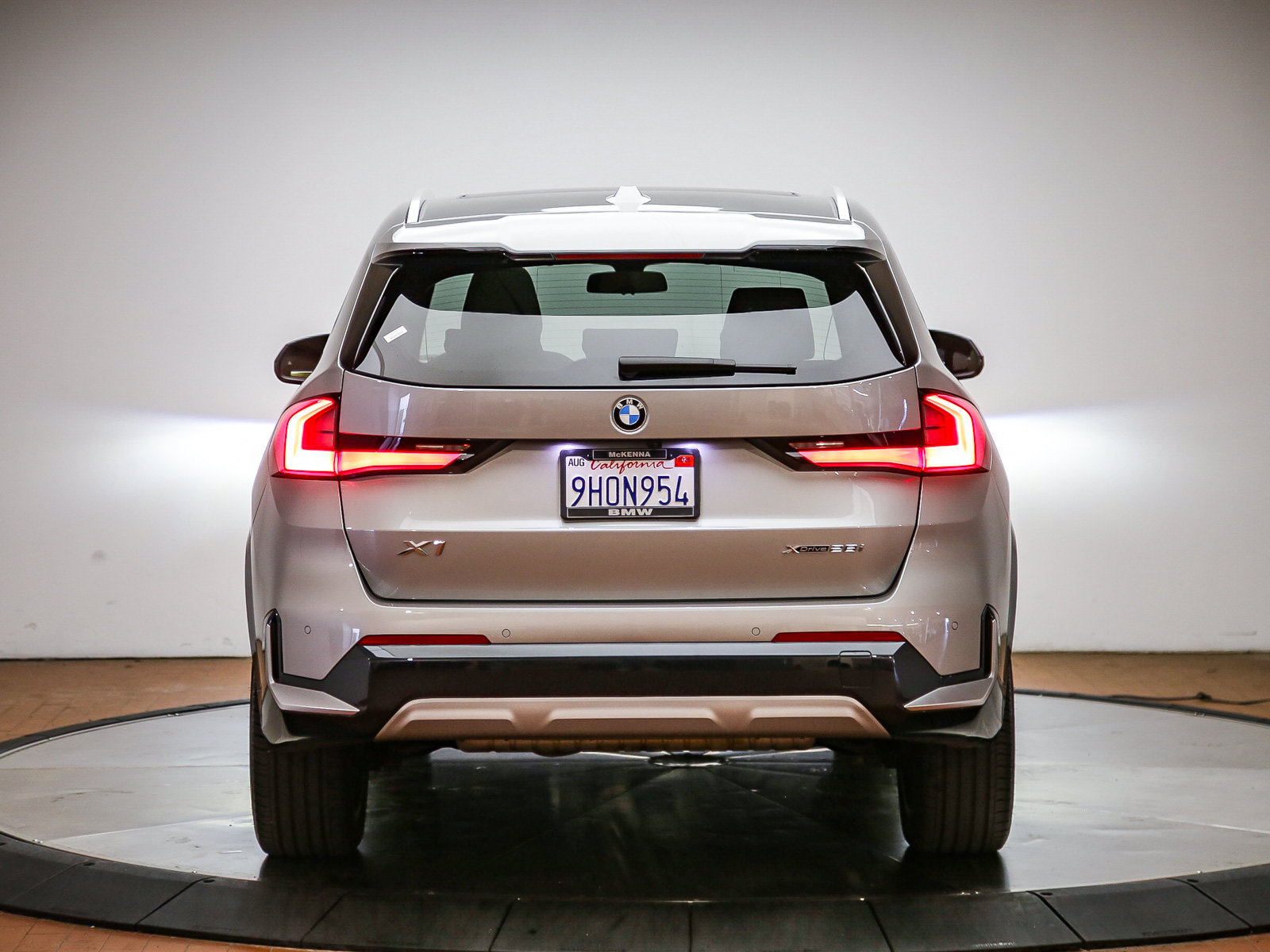 Certified 2023 BMW X1 xDrive28i w/ Convenience Package AWD/4WD image 3