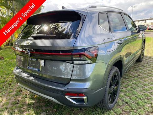 New 2026 Volkswagen Taos SE FWD image 7