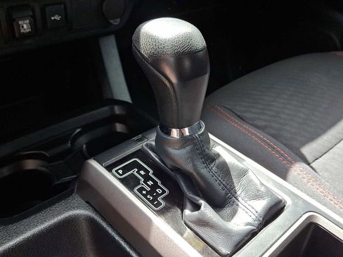 Used 2020 Toyota Tacoma SR5 image 15