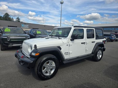 Used 2019 Jeep Wrangler Unlimited Sport S AWD/4WD image 3