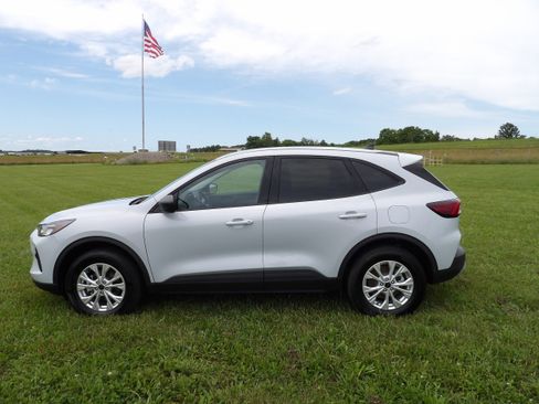 Used 2025 Ford Escape Active image 2