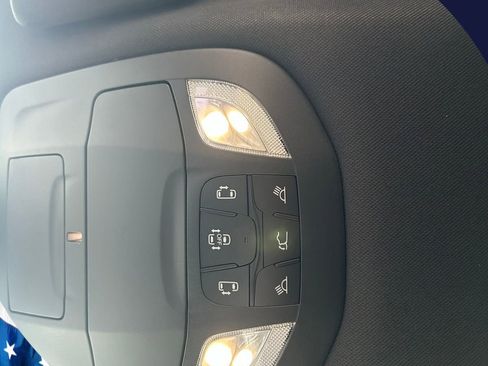 New 2026 Chrysler Voyager LX image 18