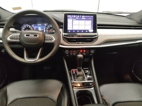 Used 2024 Jeep Compass Latitude image 22