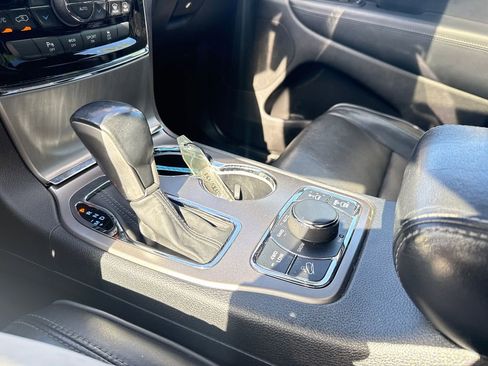 Used 2020 Jeep Grand Cherokee Overland AWD/4WD image 20