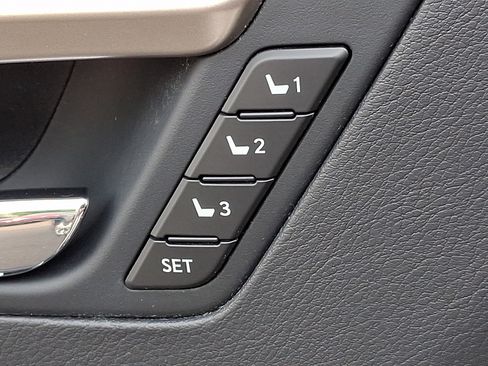 Used 2022 Lexus RX 450hL Luxury w/ Cold Area Package (CT) AWD/4WD image 29