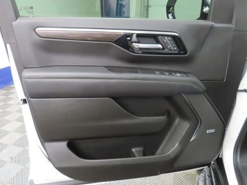 Used 2025 Chevrolet Tahoe Premier w/ Sun And Tow Package AWD/4WD image 70