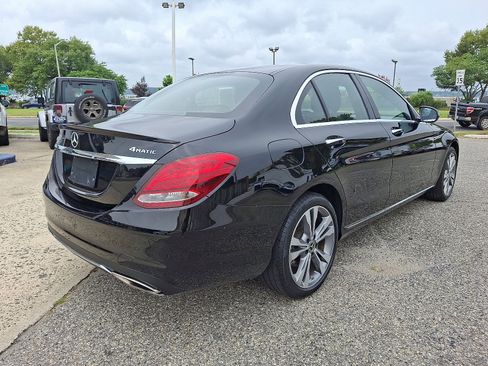 Used 2018 Mercedes-Benz C 300 4MATIC Sedan image 6