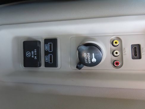 Used 2016 Dodge Grand Caravan SXT w/ Quick Order Package 29G SXT FWD image 49