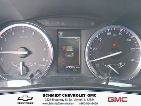 Used 2018 Toyota Highlander SE FWD image 15