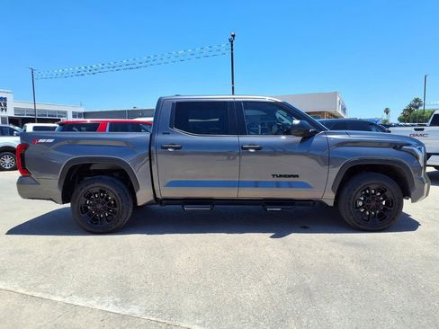 Used 2023 Toyota Tundra SR5 AWD/4WD image 9