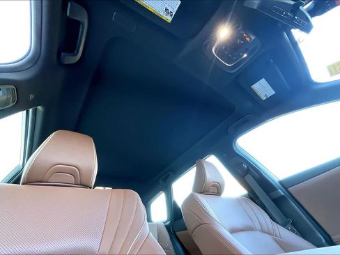 Used 2025 Toyota Crown Signia Limited image 14