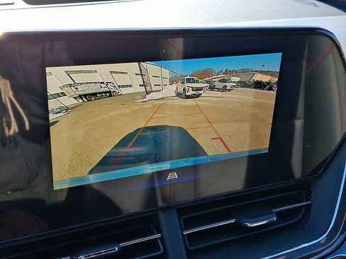 Used 2025 Chevrolet Trax RS w/ Driver Confidence Package image 17