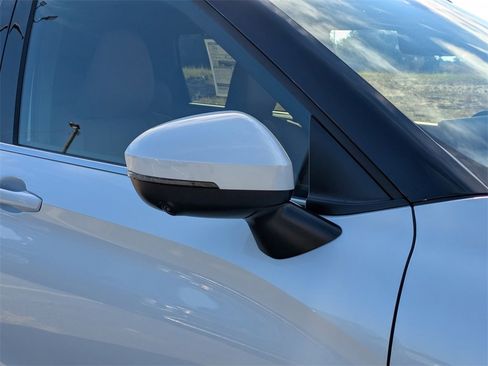 New 2025 Mitsubishi Outlander SEL image 10