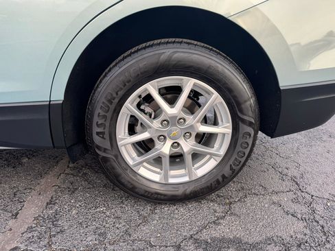 Used 2022 Chevrolet Equinox LT w/ Driver Convenience Package image 11