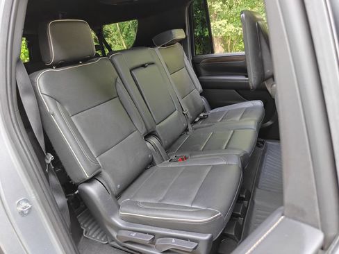 Used 2023 Chevrolet Suburban Premier w/ Premium Package AWD/4WD image 14