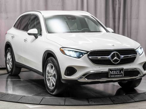 Certified 2025 Mercedes-Benz GLC 300 image 5
