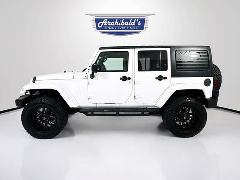 Used 2016 Jeep Wrangler Unlimited Sahara w/ Connectivity Group AWD/4WD image 5