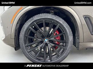 Used 2022 BMW X5 xDrive40i w/ M Sport Package video 2