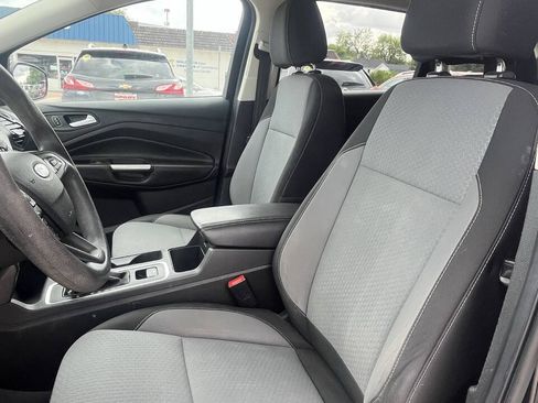 Used 2017 Ford Escape SE w/ Equipment Group 201A AWD/4WD image 13