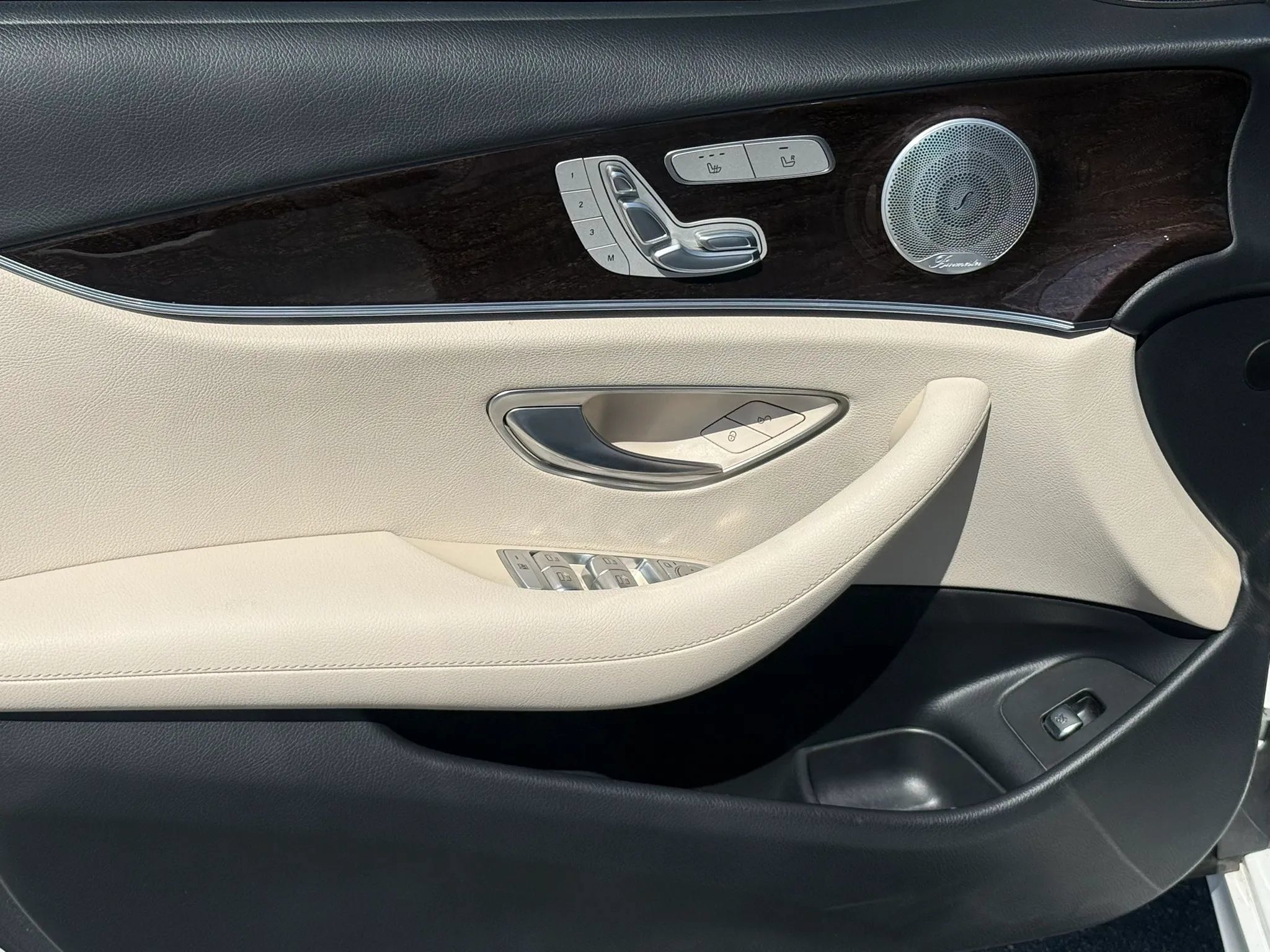 Used 2020 Mercedes-Benz E 350 Sedan image 10