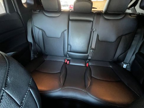 Used 2025 Jeep Compass Trailhawk image 38