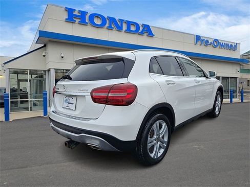 Used 2019 Mercedes-Benz GLA 250 4MATIC w/ Premium Package image 4
