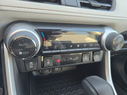 Used 2023 Toyota RAV4 XLE image 28