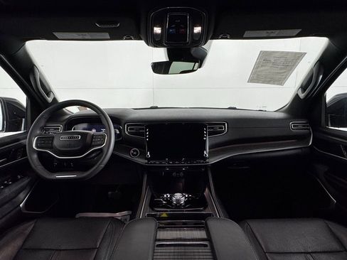 Used 2023 Jeep Wagoneer L Series II image 16